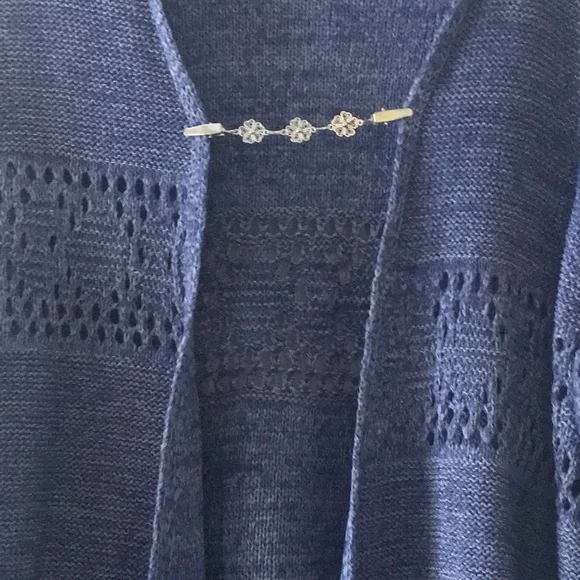 Silver Filigree Sweater Clip - Picture 3 of 3